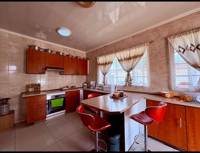 3 BEDROOM HOUSE FOR SALE IN BRENTHURST